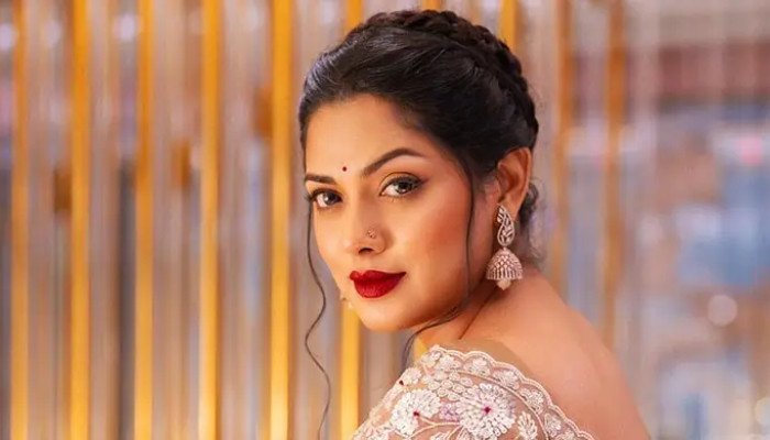 এক বছরে দ্বিগুণ বেড়েছে অভিনেত্রী তিশার সম্পদ